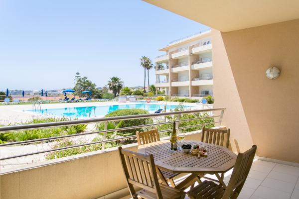 Lovely 1-Bedroom Flat for Holiday Rental in Albufeira